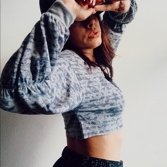 Lou & Grey Sweaters - Lou & Grey XS Crop Sweater
